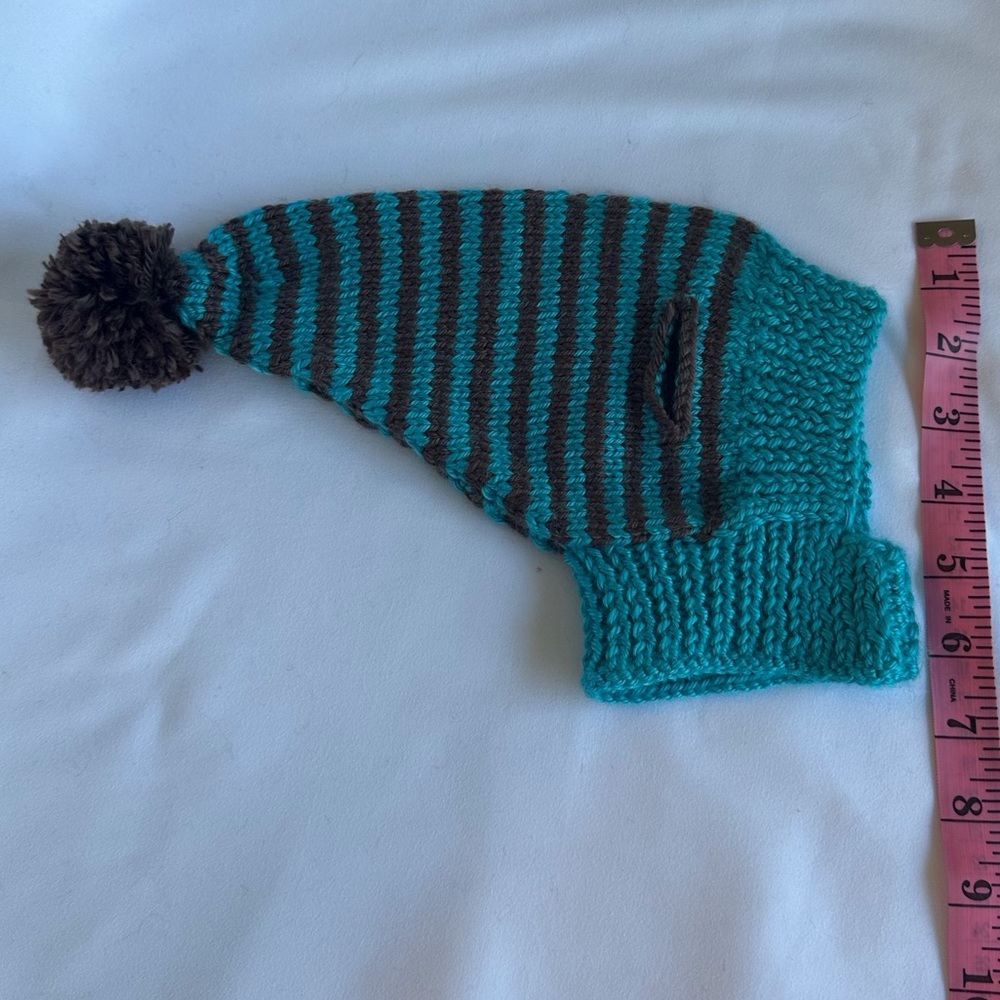 Made in USA. Hand knitted Dog hat. Size S. - Picture 4 of 4